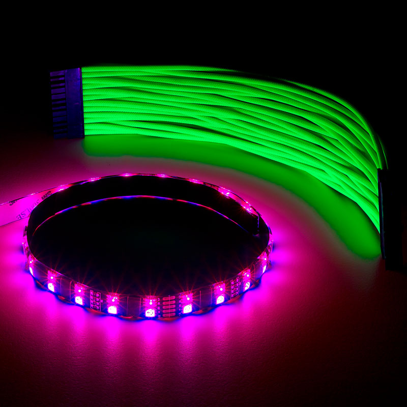 CableMod WideBeam Hybrid LED Strip 30cm - RGB/UV